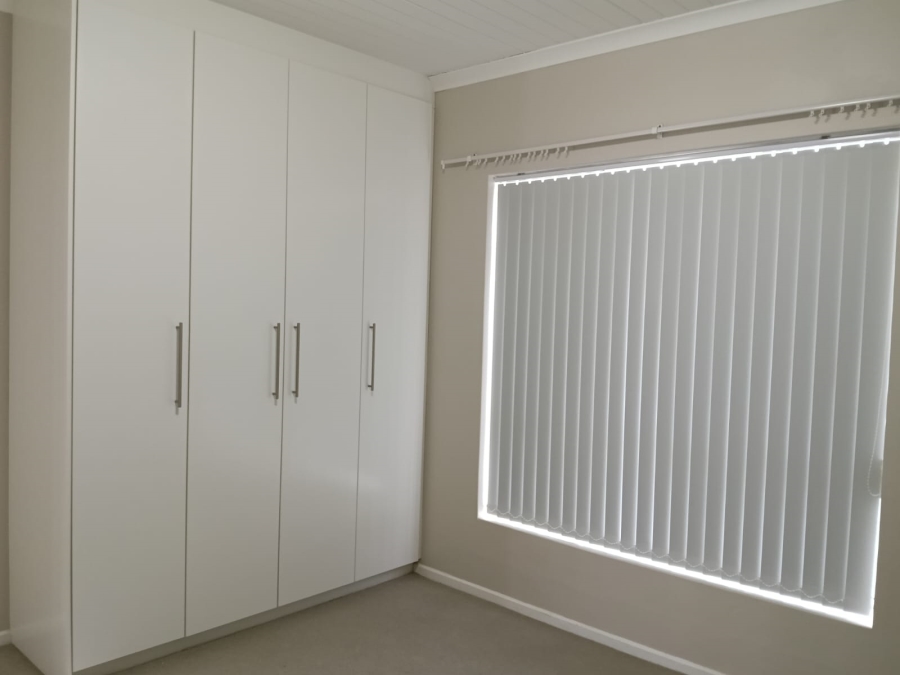 To Let 3 Bedroom Property for Rent in Sandbaai Western Cape